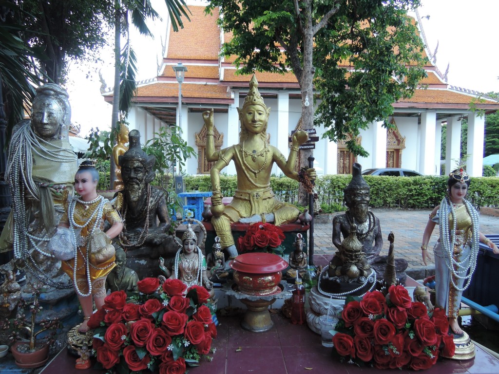 Balade autour du Wat Mahabut– épisode 12 