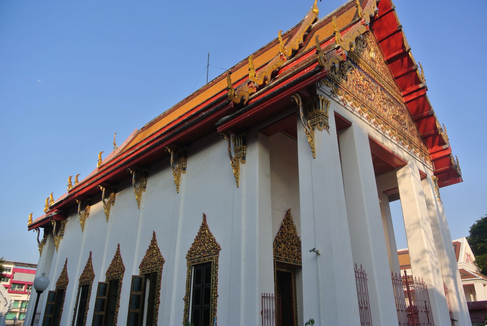 Le Wat Noranart,le Wat Mongkrut et le Wat Sommanatwiharn