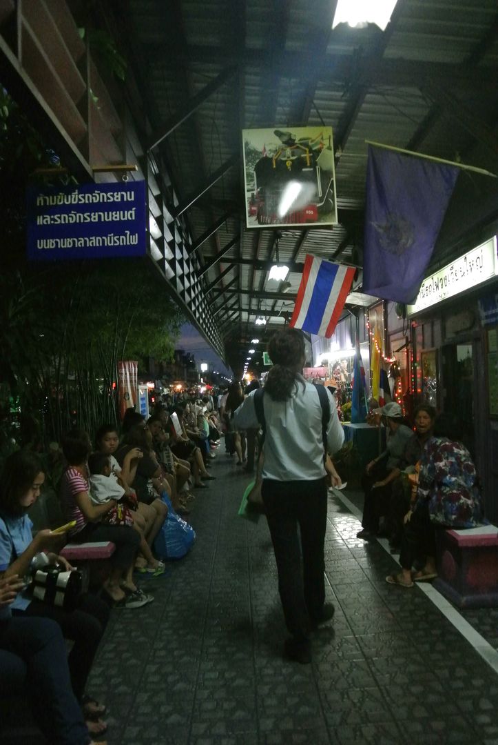  bangkok-wong-wian yai train station