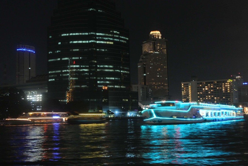 Petit inventaire des bateaux du Chao Phraya