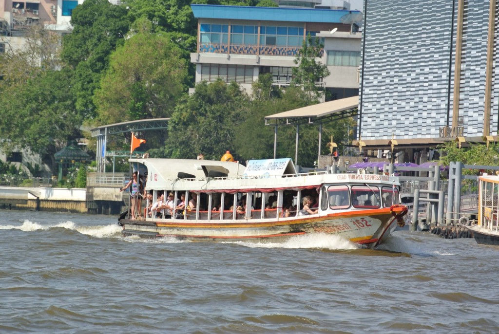chao-phraya-boats-bangkok