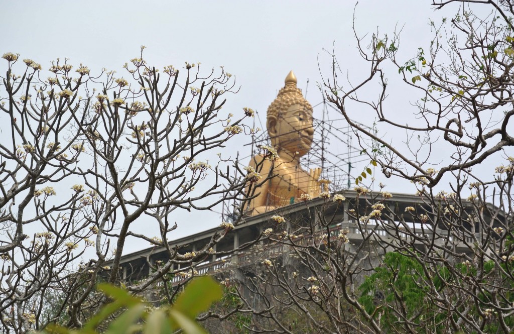 La méconnue grotte du Wat Khao Bandai It