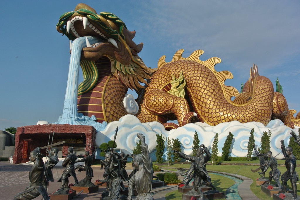 Suphnaburi et le Dragon Descendants Museum