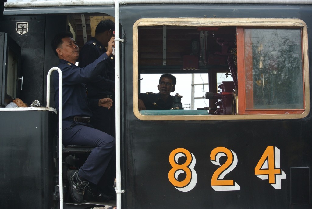 Train Bangkok-Ayutthaya