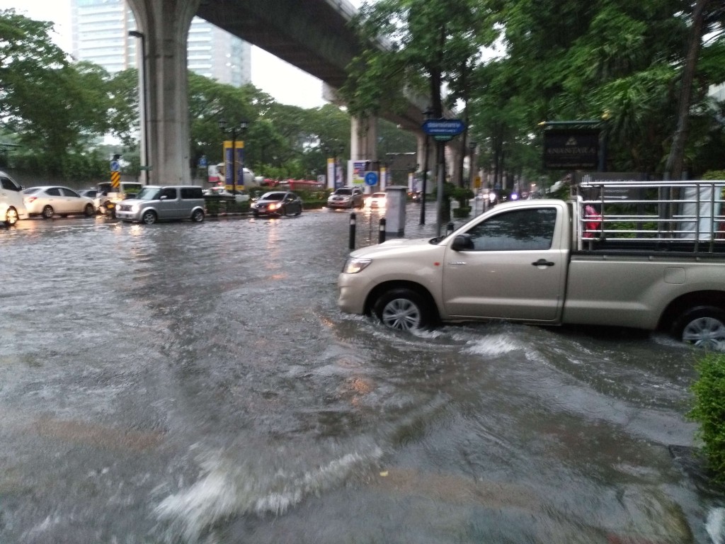 thailand-tip-rainy-season 