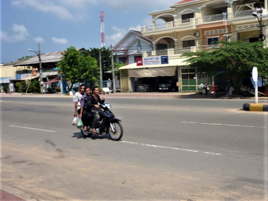 cambodia-sihanoukville-street