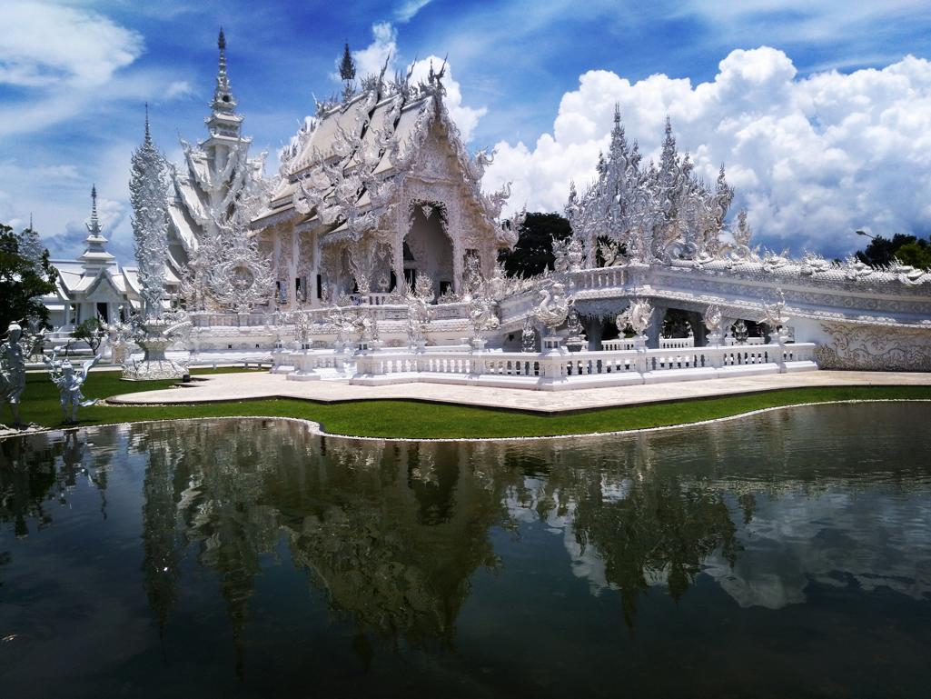 Le temple blanc Wat Rong Khun à Chiang Rai