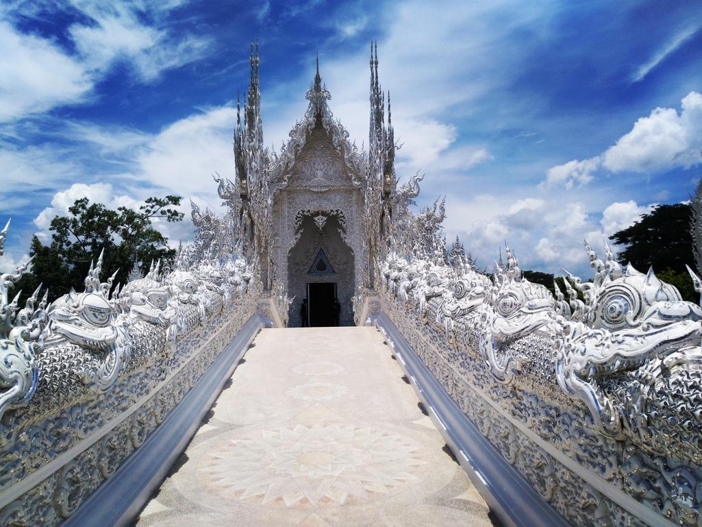 thailand-chiang-rai-white-temple-3
