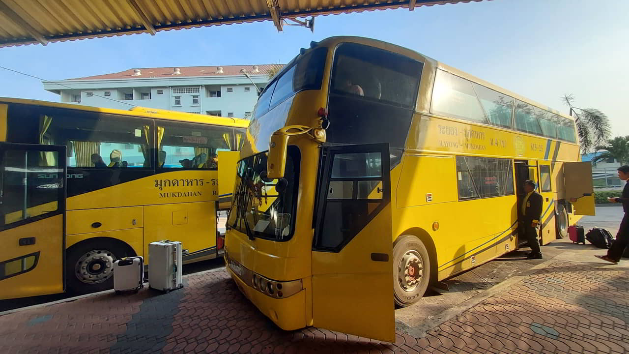 thailand-yellow-bus