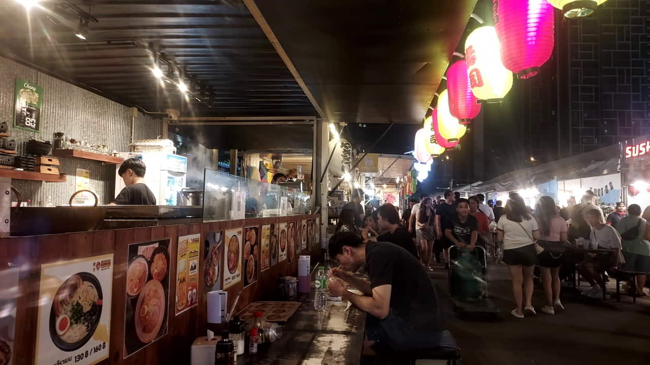 Jodd Fairs Night Market: Bangkok's Night Food Fiesta