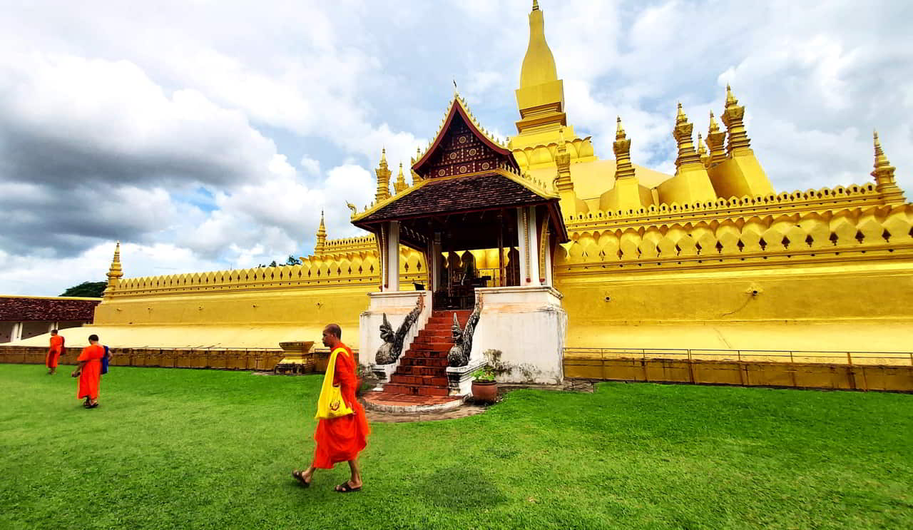 Guide du Pha That Luang Temple à Vientiane : Histoire, Festivités et Infos Pratiques
