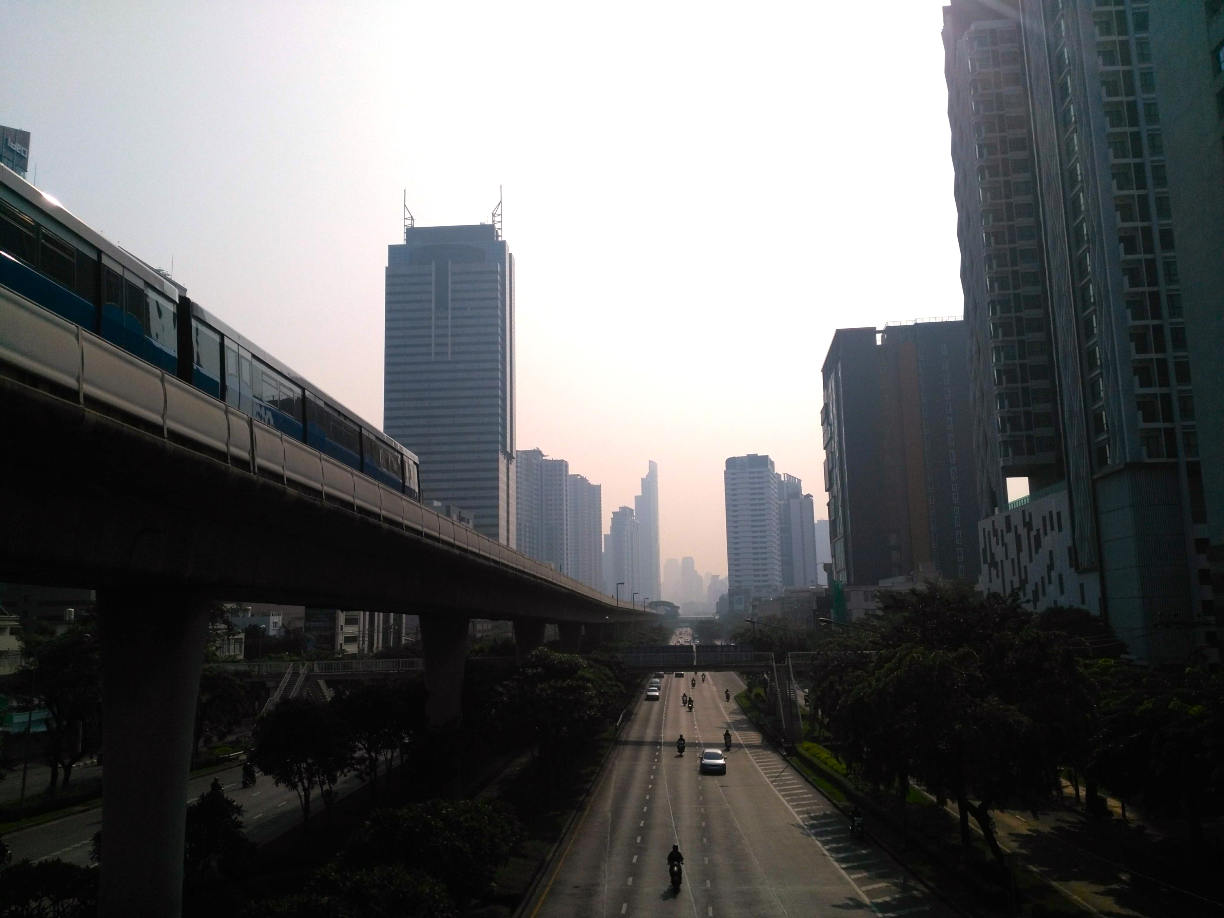 L'emblématique Sukhumvit Road : De Bangkok à travers la Thaïlande