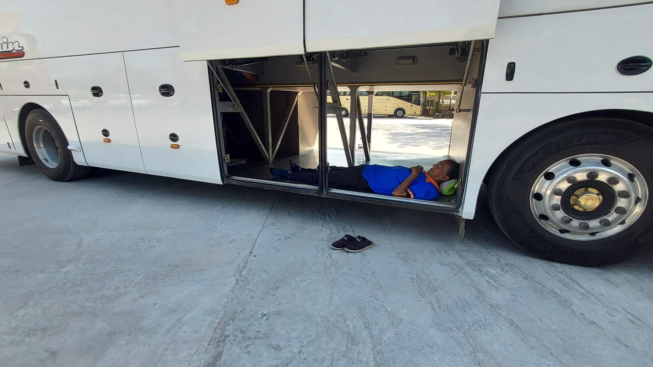 Overnight express bus Bangkok Chiang Mai Phuket