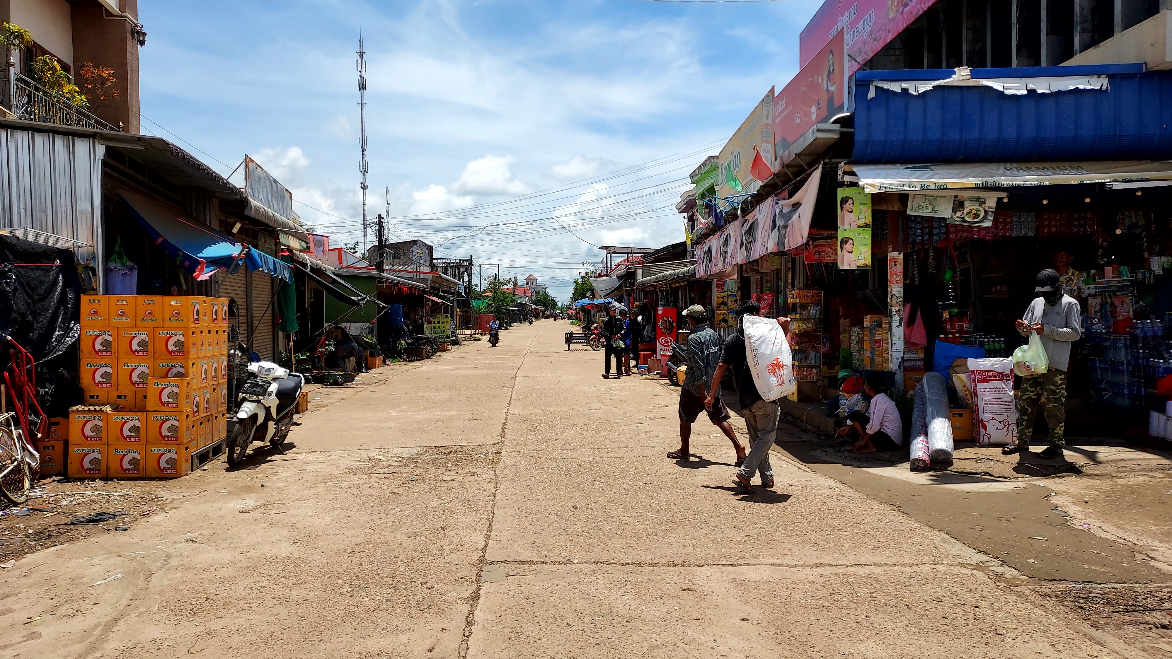 Nakasong au bord du Mékong au Laos, porte d'entrée des 4 000 îles