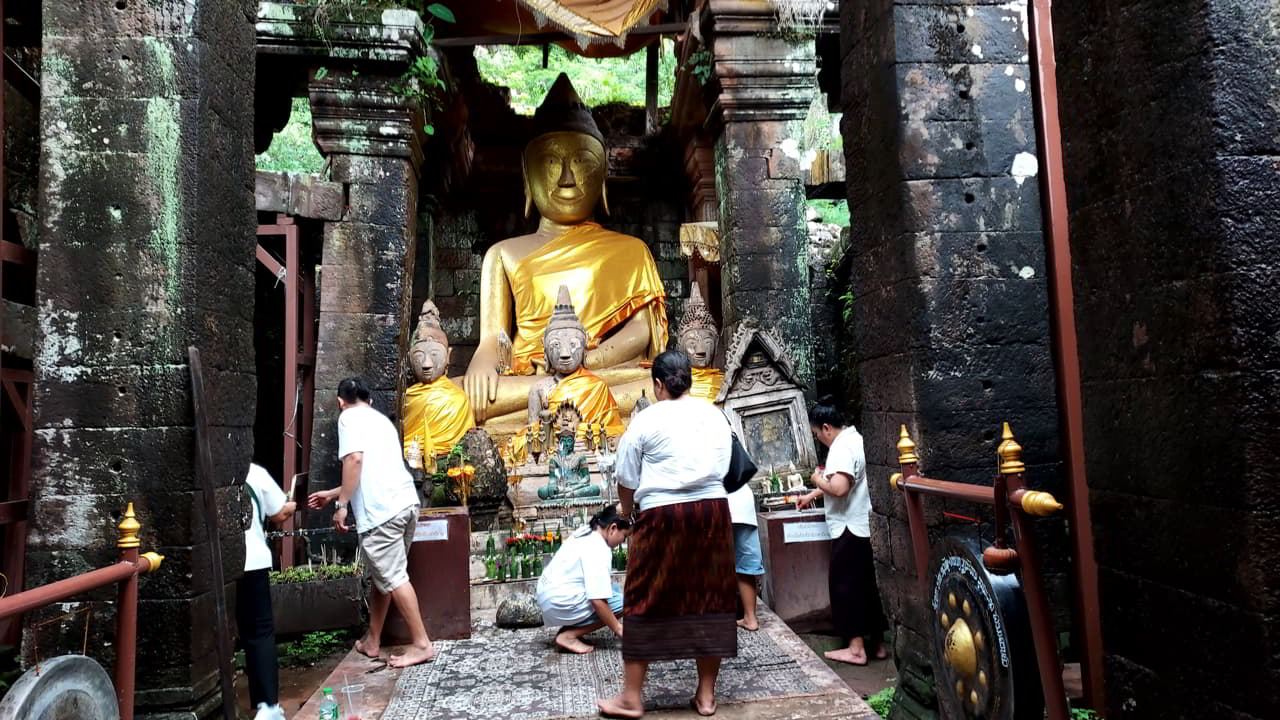 A l'intérieur du Vat Phou dans la région de Champassak au Laos