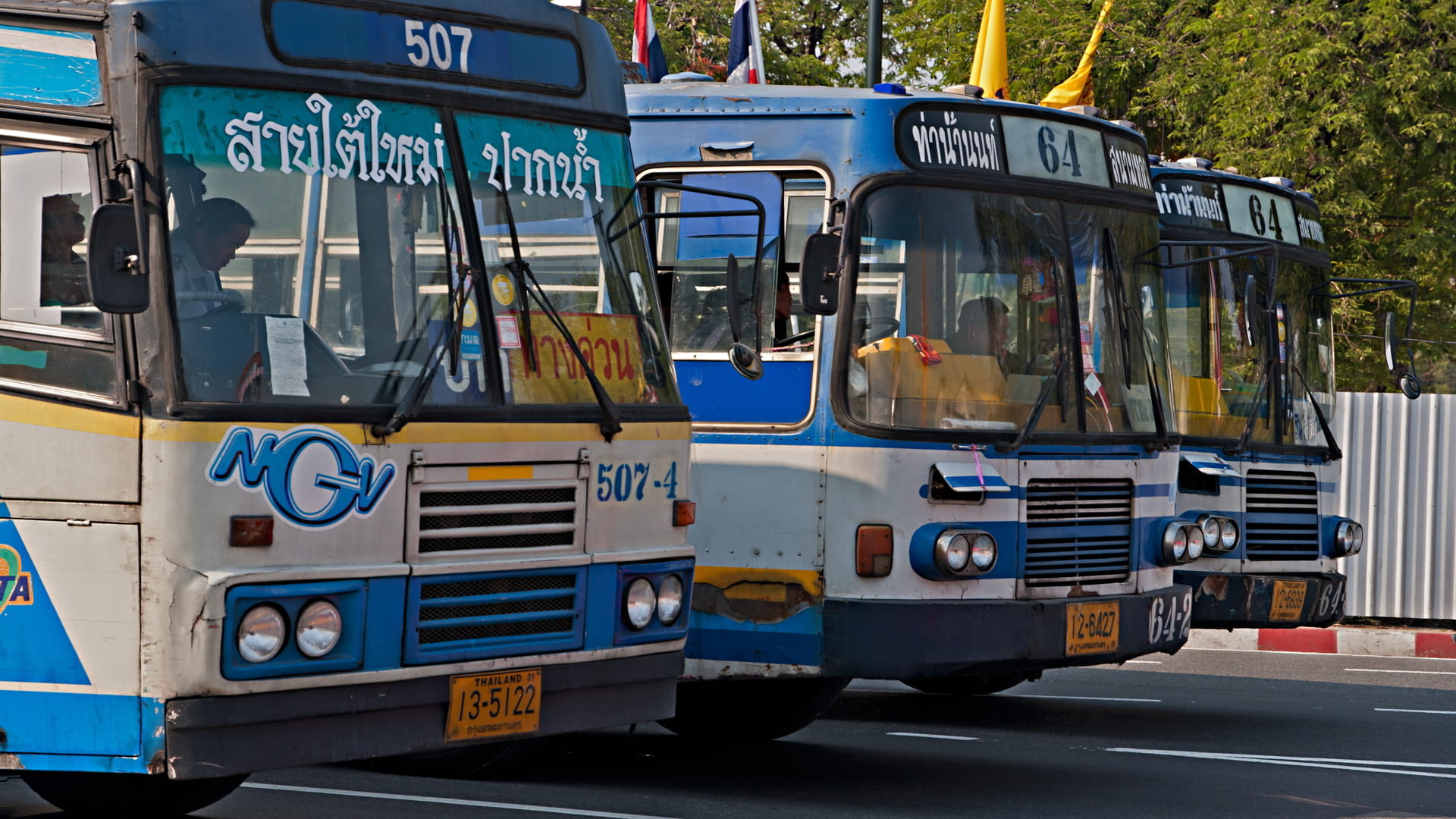 Bangkok : Bus - minibus - van